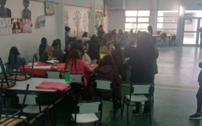 Amparo Judicial contra Resolución 782/22 que pretende descontar asambleas escolares