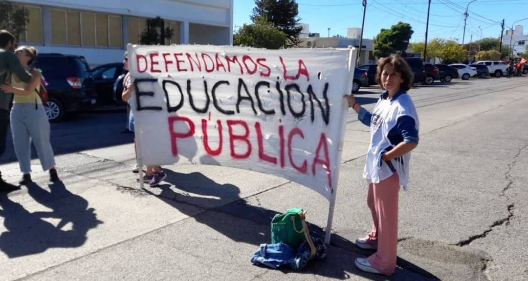 ATECH Denuncia al ME por convocar labores fuera del horario declarado