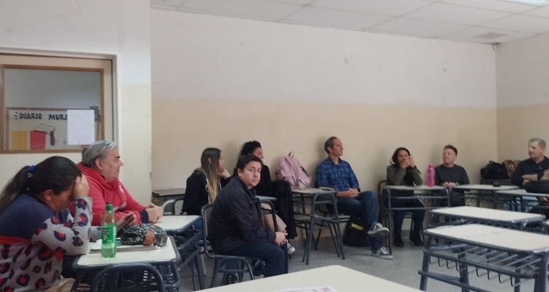 Recorrida por las escuelas 706,148 y 72 de Río Mayo y la UEM 102 de Buen Pasto